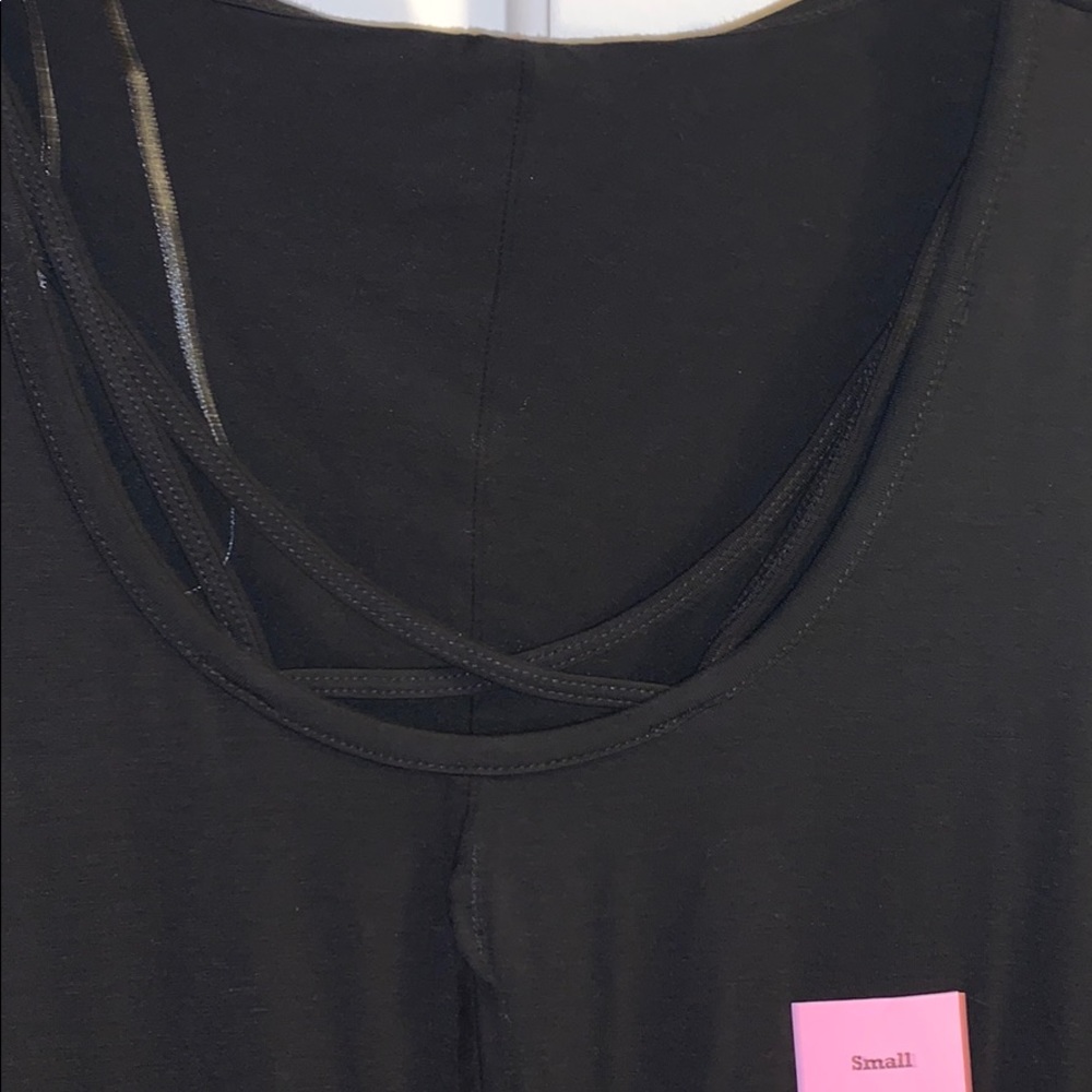 black shirt - Picture 2 of 4